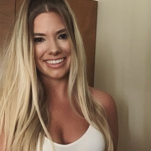 Meet your Posher, Alexis